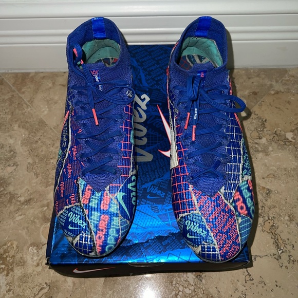 Limited Edition Jadon Sancho Nike Mercurial Superfly - Picture 3 of 8